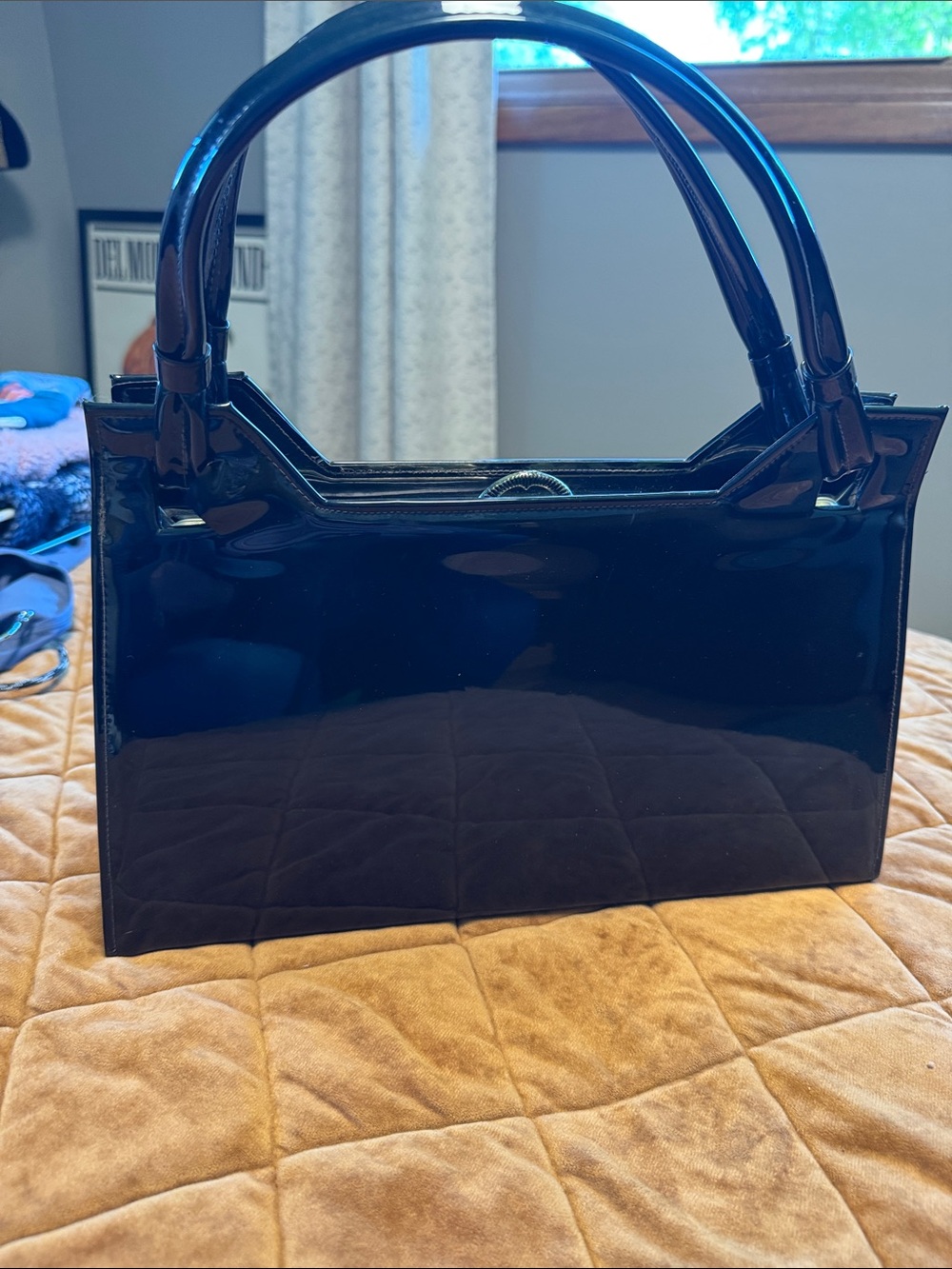 Glossy Black Patent Shoulder Bag with Structured Silhouette